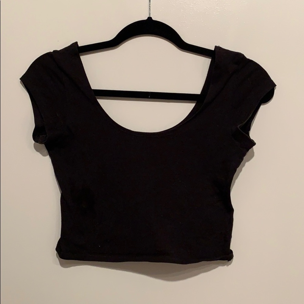 Black Short Sleeve Crop Top